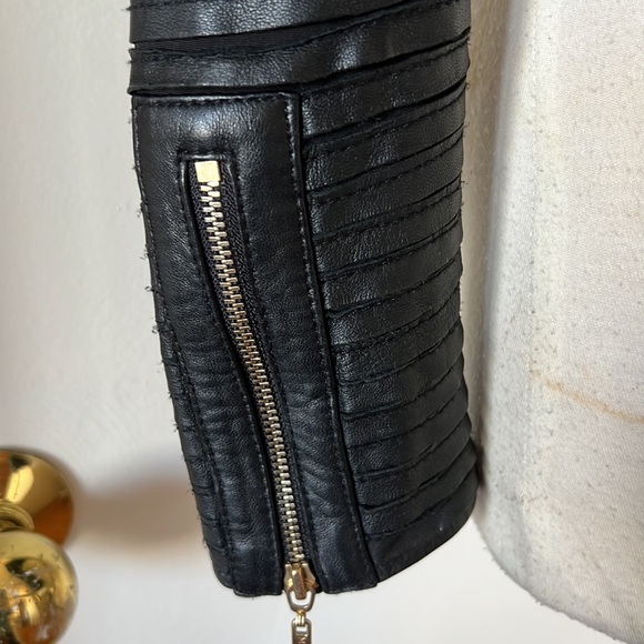 💕Marciano Black Leather Shayna Moto Jacket 2 EUC - Picture 4 of 12